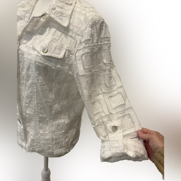 Ruby Rd White Jacket with Textured Fabric and Relaxed Fit - Picture 5 of 7